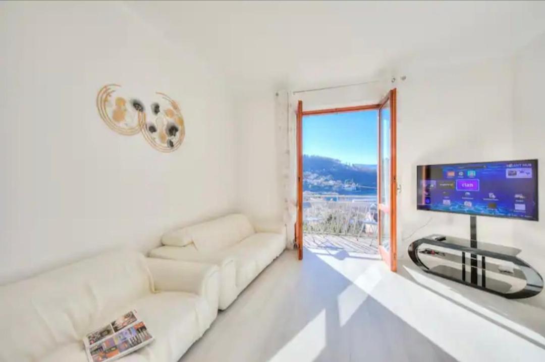 Apartment With View Lake Maggiore/Laveno Mombello ภายนอก รูปภาพ