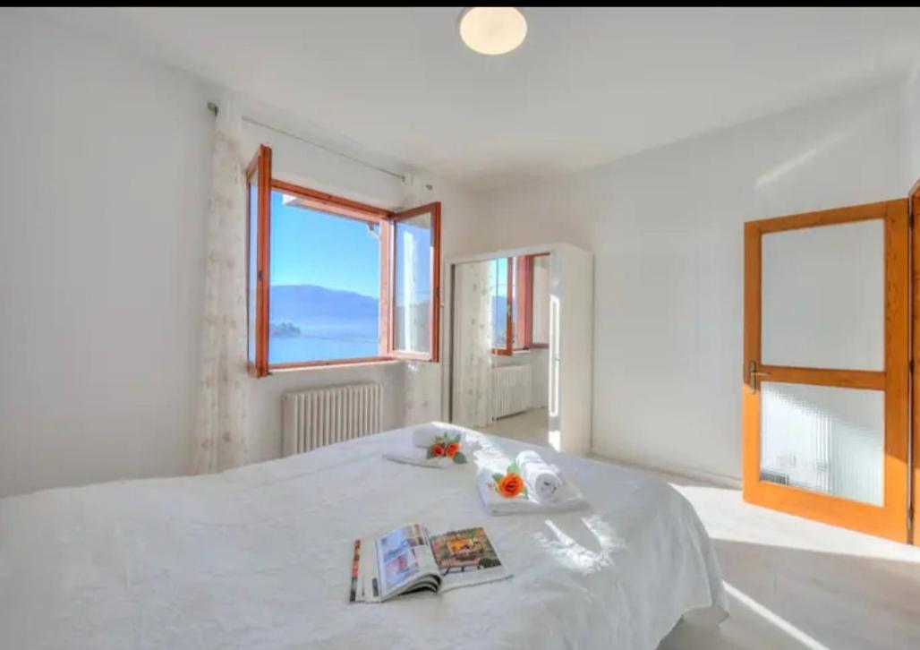 Apartment With View Lake Maggiore/Laveno Mombello ภายนอก รูปภาพ
